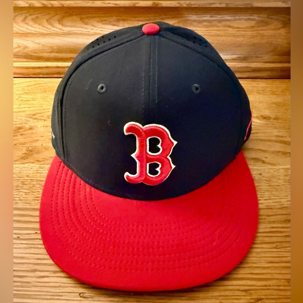 Nike Dri-Fit Boston Redsox Black and Red Cap New!
